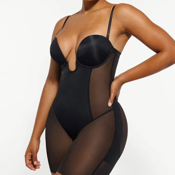 AirSlim® Deep Plunge Butt-Lifting Bodysuit (Standard Cup (B-D) / Black / S) - Picture 1 of 4